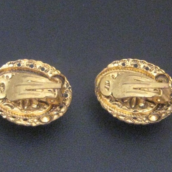 Vintage West Germany Earrings clips floral design hand painted & transfer - Picture 2 of 3